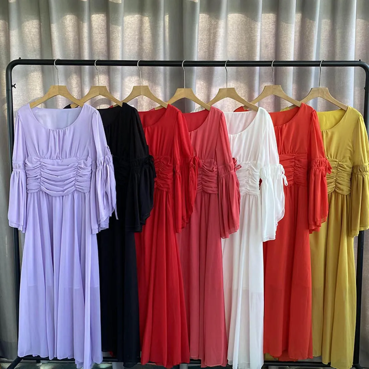 Abito lungo in chiffon a maniche lunghe autunnale per donna arricciato a strati girocollo manica svasata Boho elegante Festival